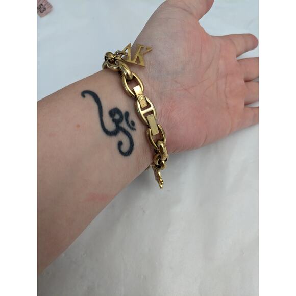 Anne Klein Charm Watch Gold Tone Chain Bracelet 7in Working - Picture 2 of 8